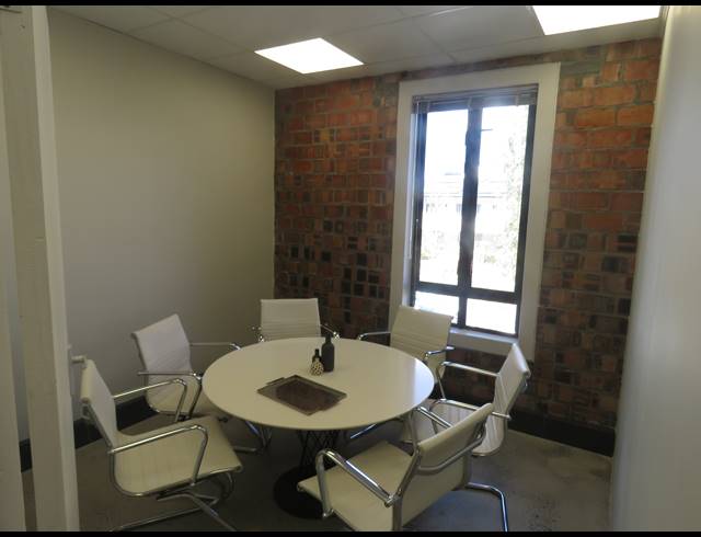 96.20M² OFFICE TO LET IN PAARDEVLEI